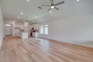 102 Malibu, Hutto, TX 78634 - Photo 11