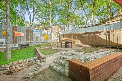 3015 Sunridge Drive, Austin, TX 78741 - Photo 31