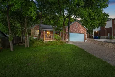 3015 Sunridge Drive, Austin, TX 78741 - Photo 39