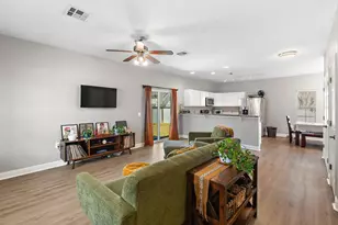 914 Bret Ln, Austin, TX 78721 - Photo 9