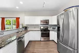 914 Bret Ln, Austin, TX 78721 - Photo 9