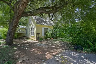 1017 W 31st St, Austin, TX 78705 - Photo 5