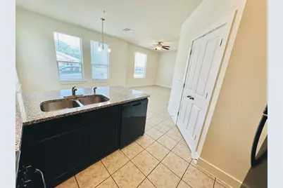 2216 Creekside Lane #D, Georgetown, TX 78626 - Photo 11