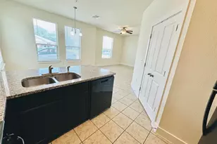 2216 Creekside Ln, Georgetown, TX 78626 - Photo 11