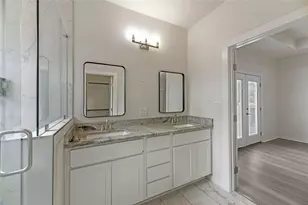 135 Koele Ct, Bastrop, TX 78602 - Photo 35