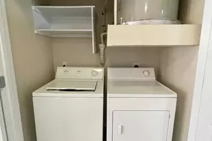 910 W 25th St, Austin, TX 78705 - Photo 19