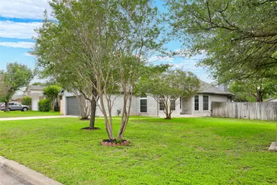 1519 Black Locust Drive E, Pflugerville, TX 78660 - Photo 3
