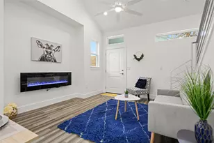 2102 E 2nd St, Austin, TX 78702 - Photo 3