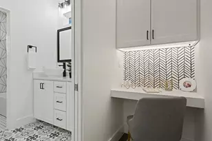 2102 E 2nd St, Austin, TX 78702 - Photo 13