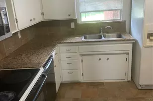 207 N 1st St, Thorndale, TX 76577 - Photo 7