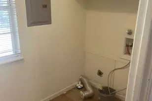 207 N 1st St, Thorndale, TX 76577 - Photo 9