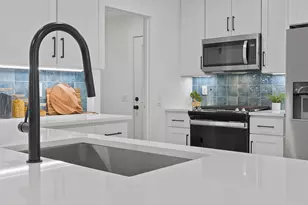 1222 Eleanor St, Austin, TX 78721 - Photo 13