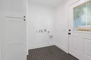 1222 Eleanor St, Austin, TX 78721 - Photo 15