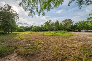 664 Hidden Oaks Dr, Elgin, TX 78621 - Photo 35