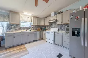 664 Hidden Oaks Dr, Elgin, TX 78621 - Photo 11