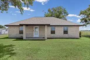 403 County View Rd, Lockhart, TX 78644 - Photo 1