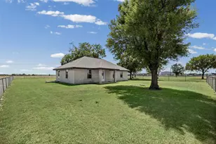 403 County View Rd, Lockhart, TX 78644 - Photo 23
