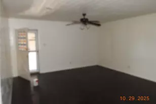 2510 Meadow Ln, Taylor, TX 76574 - Photo 5