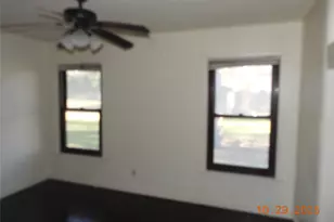 2510 Meadow Ln, Taylor, TX 76574 - Photo 7