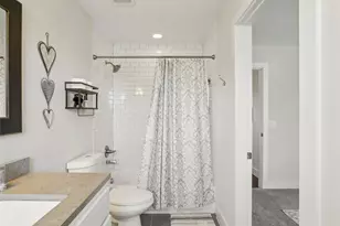 1206 Deloney St, Austin, TX 78721 - Photo 33