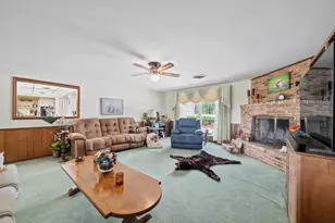 699 Floral Ave, New Braunfels, TX 78130 - Photo 13