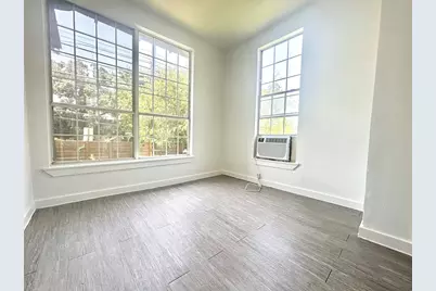 2410 E 12th Street, Austin, TX 78702 - Photo 11