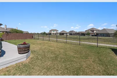 304 Miracle Rose Way, Liberty Hill, TX 78642 - Photo 37