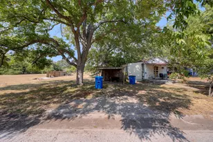 1317 Hondo St, Lockhart, TX 78644 - Photo 1