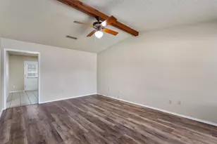 2805 Davis St, Taylor, TX 76574 - Photo 3