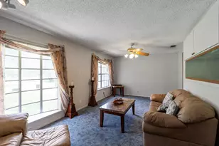 651 High Low Dr, New Braunfels, TX 78132 - Photo 5