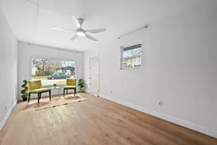 6302 Thurgood Ave, Austin, TX 78721 - Photo 11