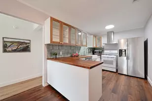 6302 Thurgood Ave, Austin, TX 78721 - Photo 9