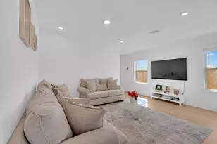 668 Lake Sweetwater Ln, Buda, TX 78610 - Photo 5