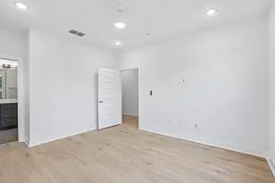 200 W 56th St, Austin, TX 78751 - Photo 9