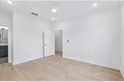 200 W 56th Street #1104, Austin, TX 78751 - Photo 9