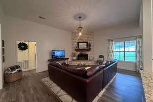 460 Tahitian Dr, Bastrop, TX 78602 - Photo 7