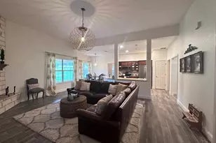 460 Tahitian Dr, Bastrop, TX 78602 - Photo 9
