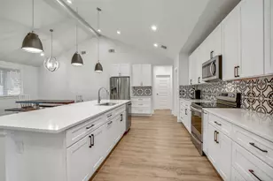 6509 Shady Ln, Lago Vista, TX 78645 - Photo 9