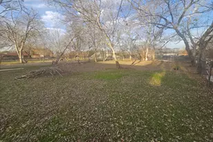 1300 Hondo St, Lockhart, TX 78644 - Photo 21