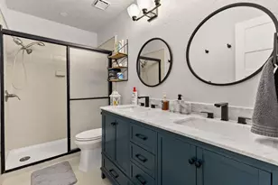 5400 S Alexis Cove S, Austin, TX 78741 - Photo 21