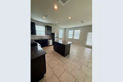 212 Lake Placid Run, Elgin, TX 78621 - Photo 5