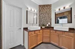 8025 Levata Dr, Austin, TX 78739 - Photo 11