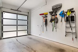 2909 E 3rd St, Austin, TX 78702 - Photo 19