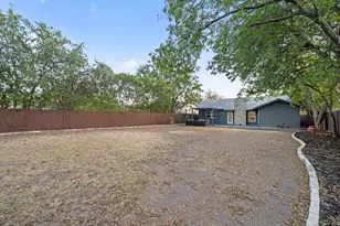 2008 Carriage Park Ln, Austin, TX 78727 - Photo 9