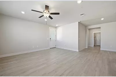 8401 Orizzonte Street, Austin, TX 78744 - Photo 7