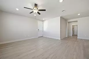 8401 Orizzonte St, Austin, TX 78744 - Photo 7
