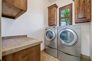 402 Zephyr St, Lakeway, TX 78734 - Photo 25