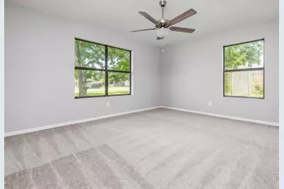 2707 North Drive, Taylor, TX 76574 - Photo 15