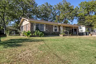 509 N Hill St, Caldwell, TX 77836 - Photo 1