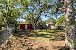 509 N Hill St, Caldwell, TX 77836 - Photo 29